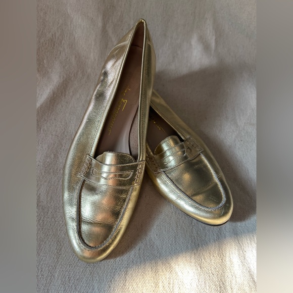 Salvatore Ferragamo 1990s Gold Loafers - Picture 3 of 8